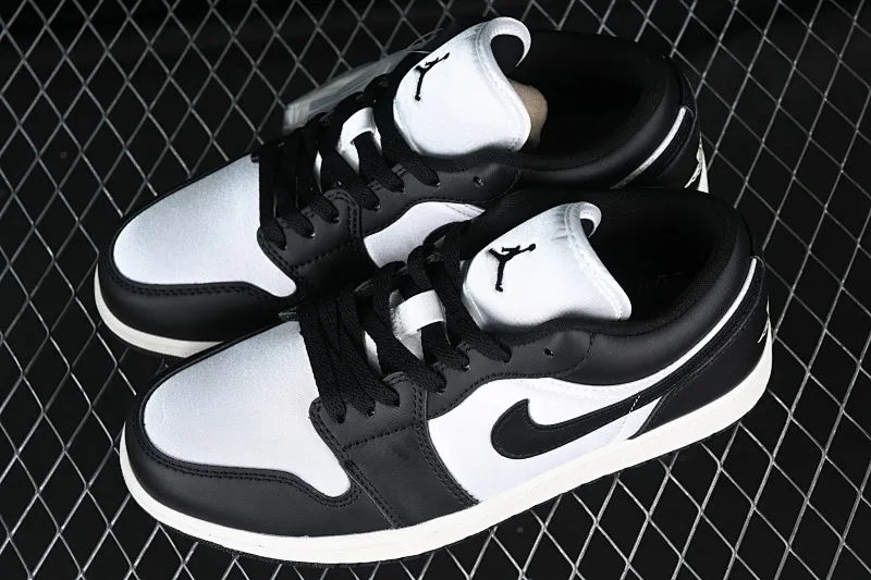 All categories Air Jordan Jordan series basketball shoes Air Jordan 1 Low Z version Air Jordan 1 Low "Vintage Panda" AJ1 Joe 1 silk black and white panda low-top basketball shoes FB9893-101